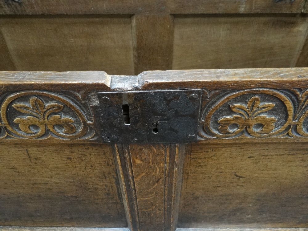 SMALL 17TH CENTURY JOINED OAK COFFER, boarded top with zigzag and dot motif to the scalloped edge, - Image 11 of 16
