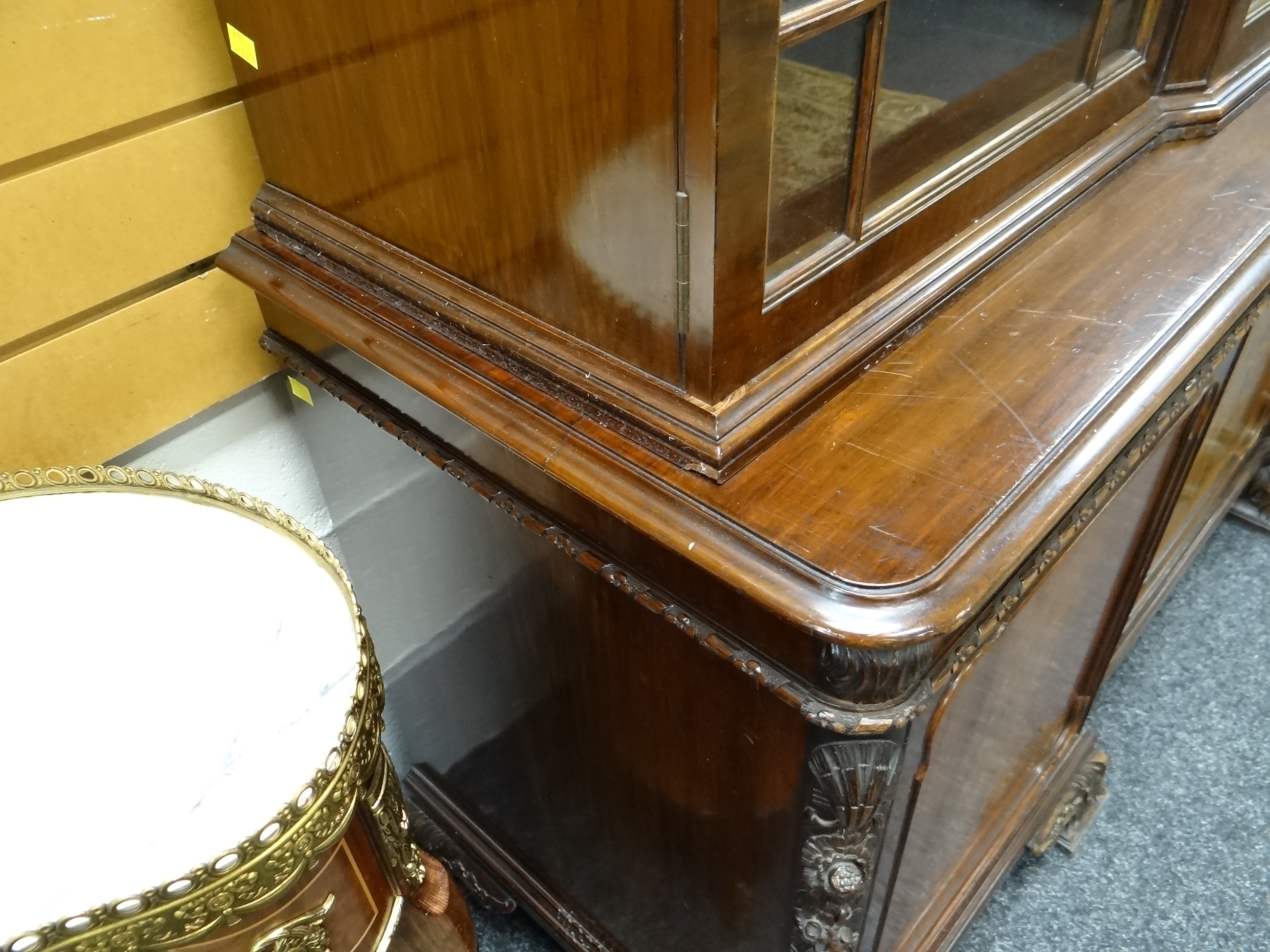 FINE WARING & GILLOW MAHOGANY BREAKFRONT BOOKCASE, foliate carved cavetto cornice above astragal - Image 21 of 31