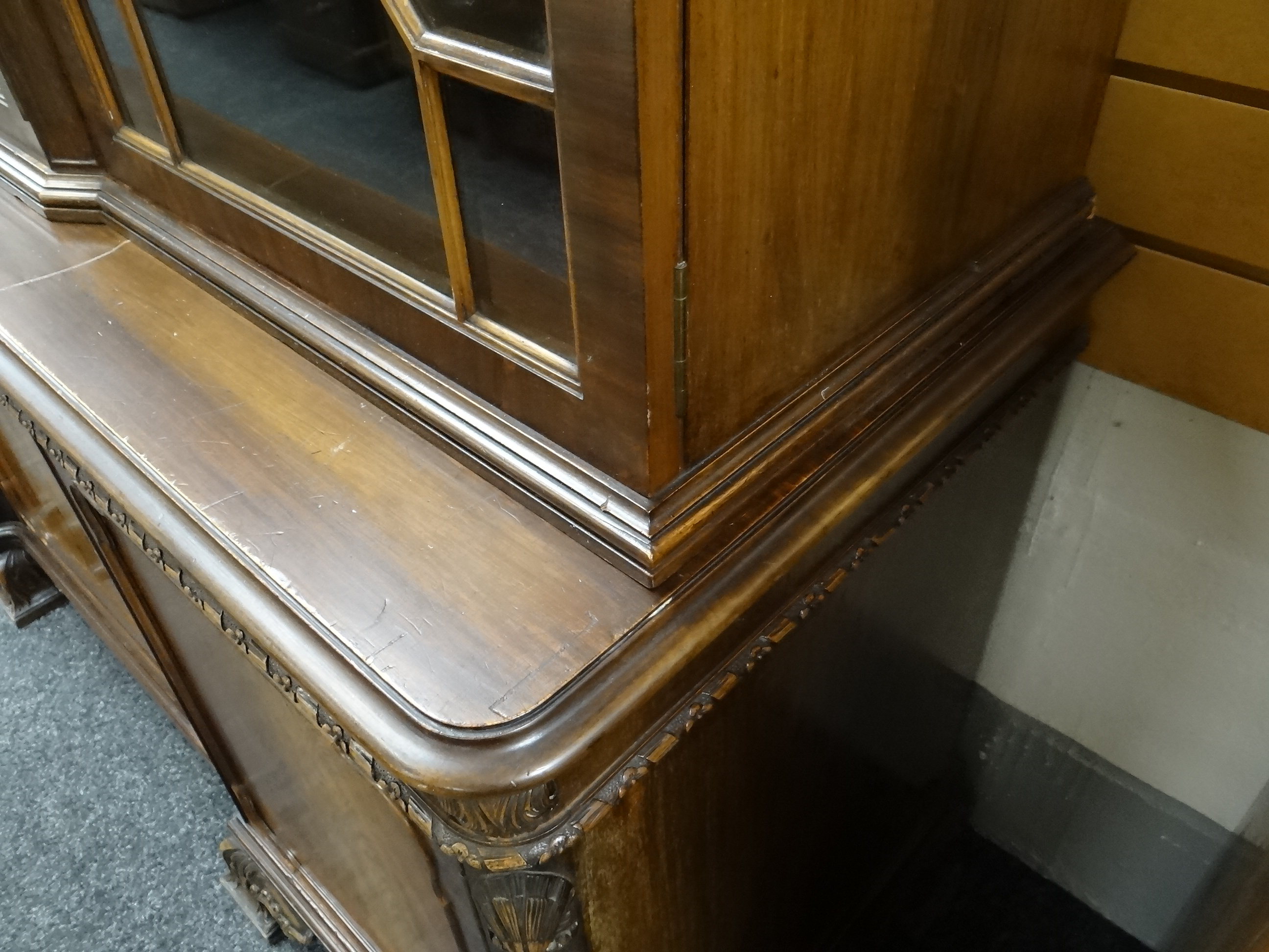 FINE WARING & GILLOW MAHOGANY BREAKFRONT BOOKCASE, foliate carved cavetto cornice above astragal - Image 25 of 31