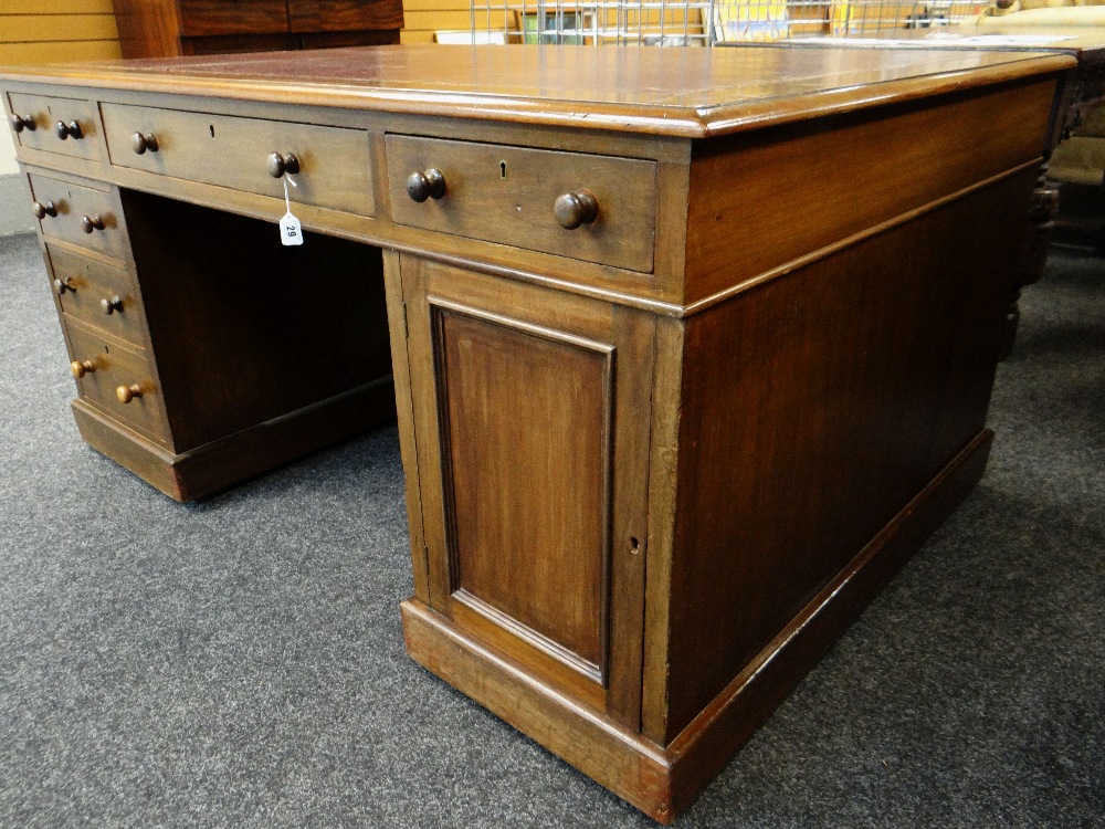 VICTORIAN-STYLE MAHOGANY PARTNERS DESK, red tooled leather inset moulded top above an arrangement of - Image 3 of 4