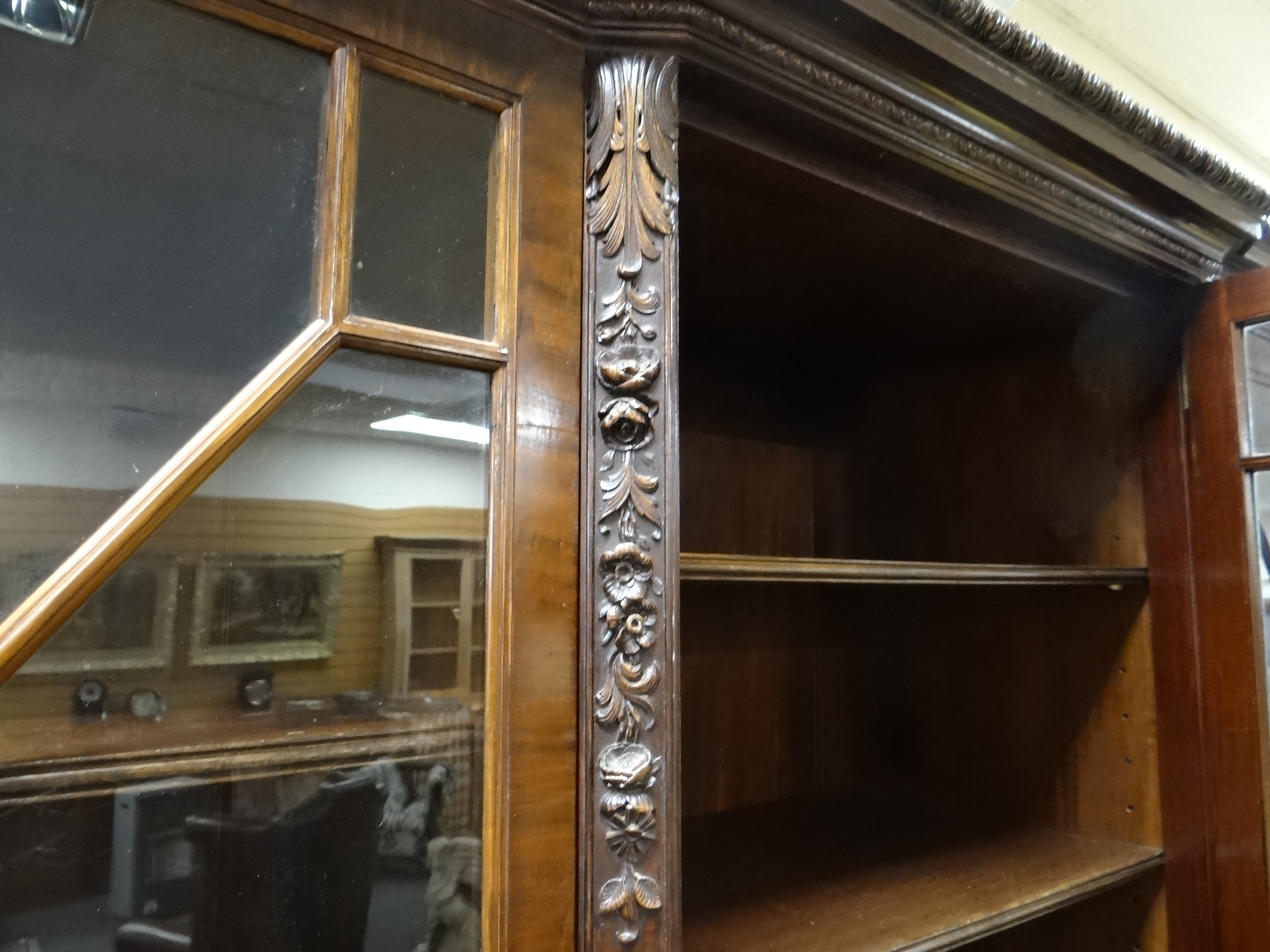 FINE WARING & GILLOW MAHOGANY BREAKFRONT BOOKCASE, foliate carved cavetto cornice above astragal - Image 9 of 31