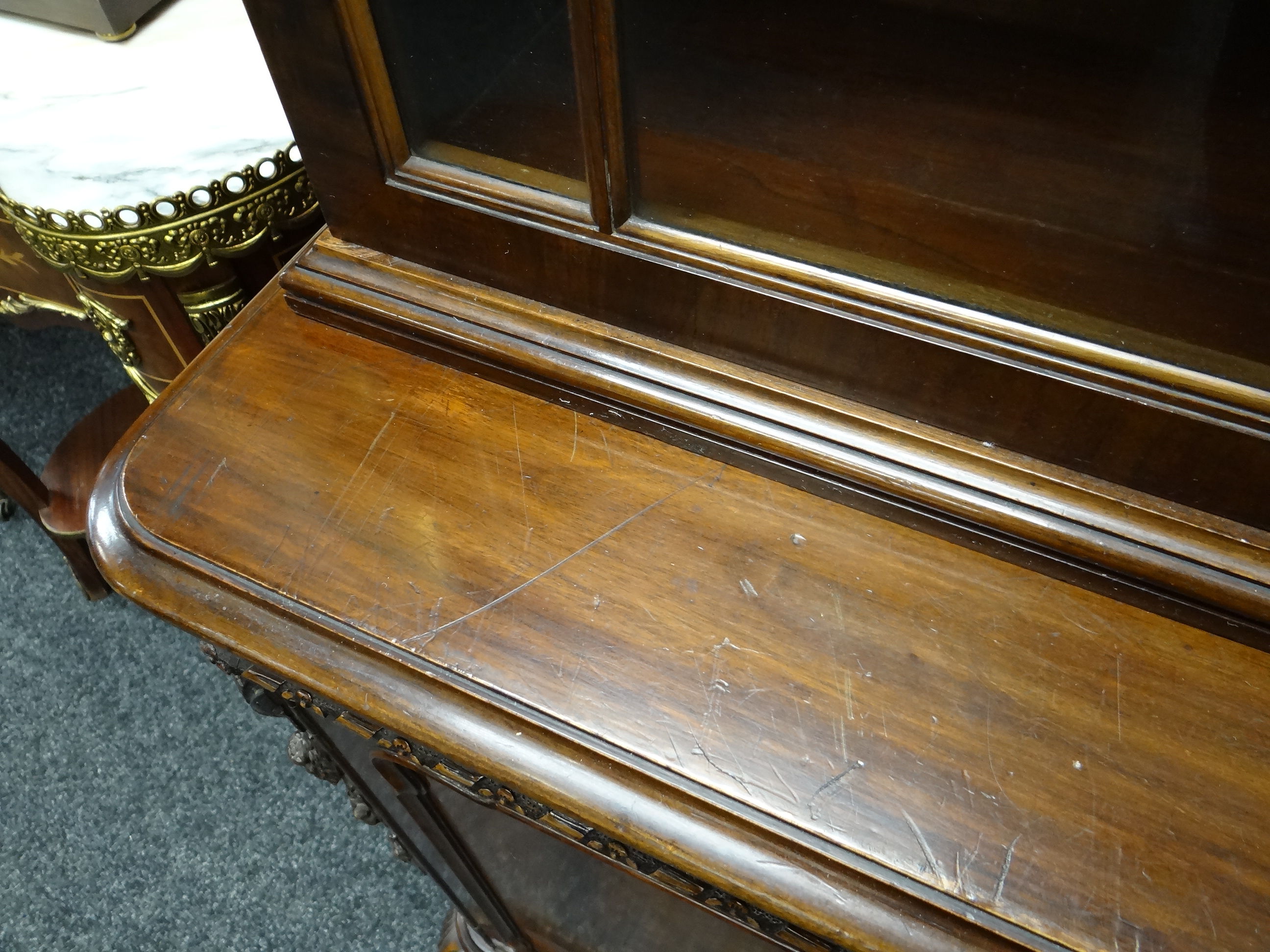 FINE WARING & GILLOW MAHOGANY BREAKFRONT BOOKCASE, foliate carved cavetto cornice above astragal - Image 22 of 31