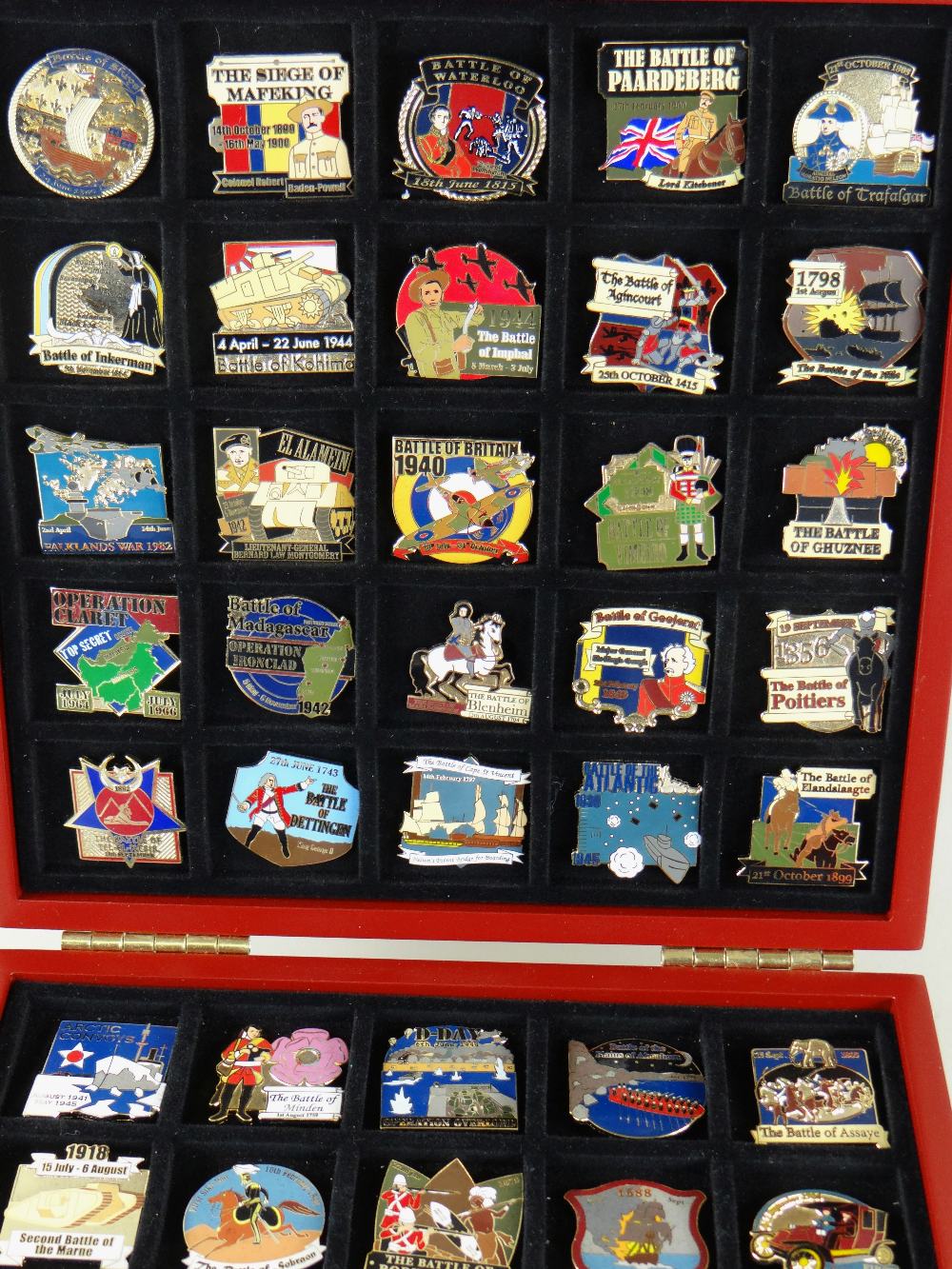 DANBURY MINT ATLAS EDITION ENAMEL PIN BADGES, comprising set of fifty 'British Victory' battle - Image 2 of 3