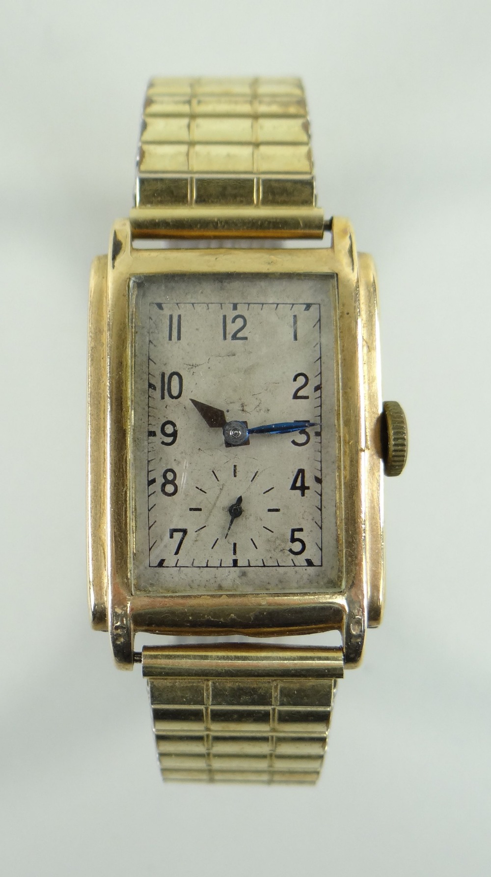 VINTAGE GENTLEMAN'S 9CT GOLD WRISTWATCH, c. 1930s, with blued steel hands and Arabic numerals,