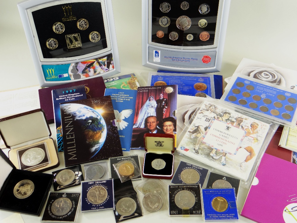 ASSORTED MIXED COINS comprising 1978 Bahamas $10 silver proof coin, 1997 trade dollar, 2002