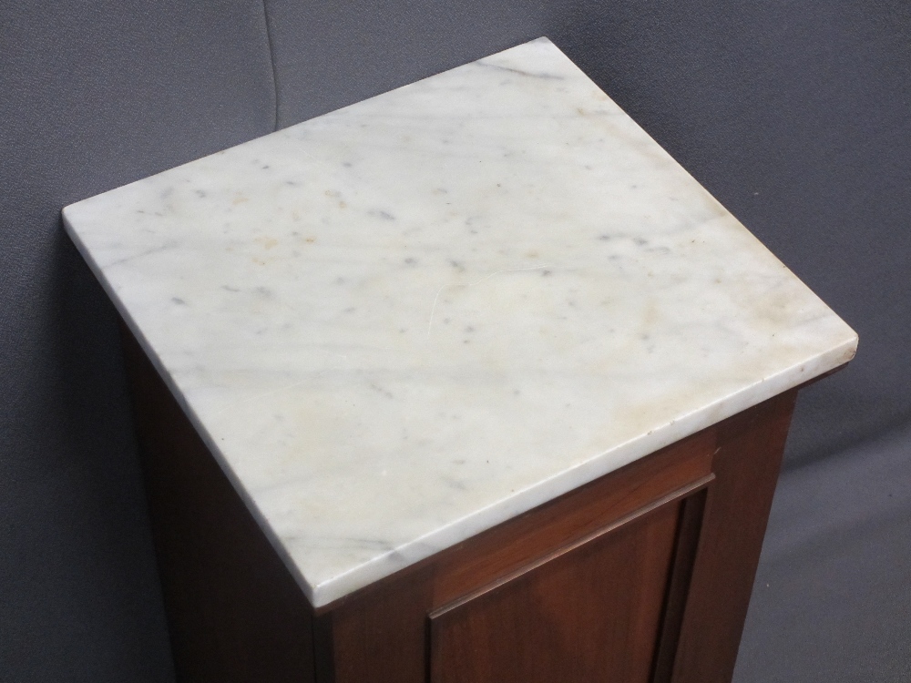 VICTORIAN MARBLE TOP BEDSIDE CABINET, 76cms H, 35cms W, 33cms D - Image 2 of 3