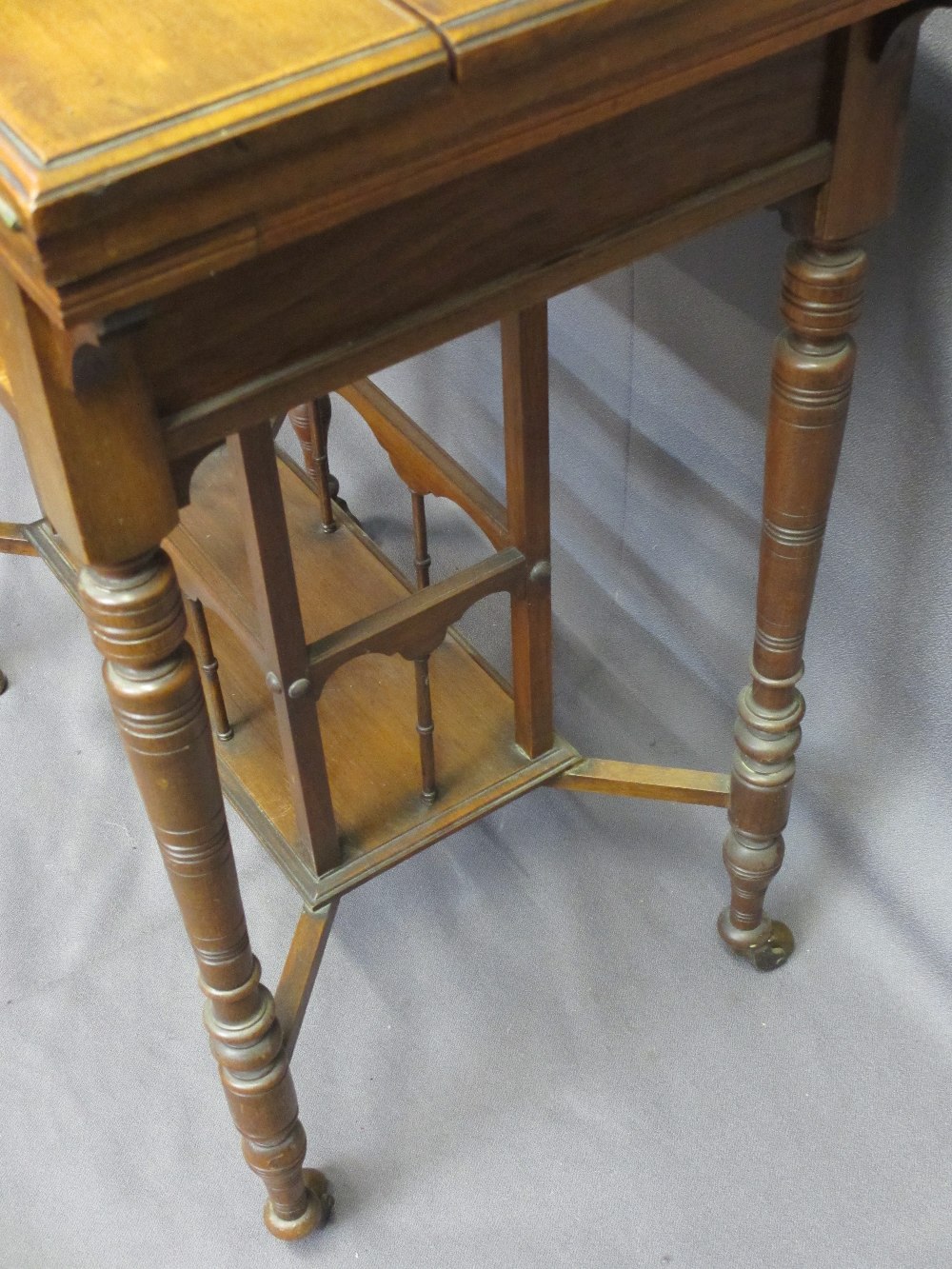 ANTIQUE & VINTAGE FURNITURE PARCEL, four items to include an Edwardian oak writing desk having a - Image 4 of 5