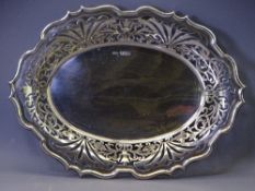 OVAL SILVER DISH with wide pierced border, 13ozs, London 1903