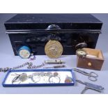 METAL STORAGE BOX & COLLECTABLE CONTENTS to include a 7.5cms D gilt metal 1981 calendar medallion