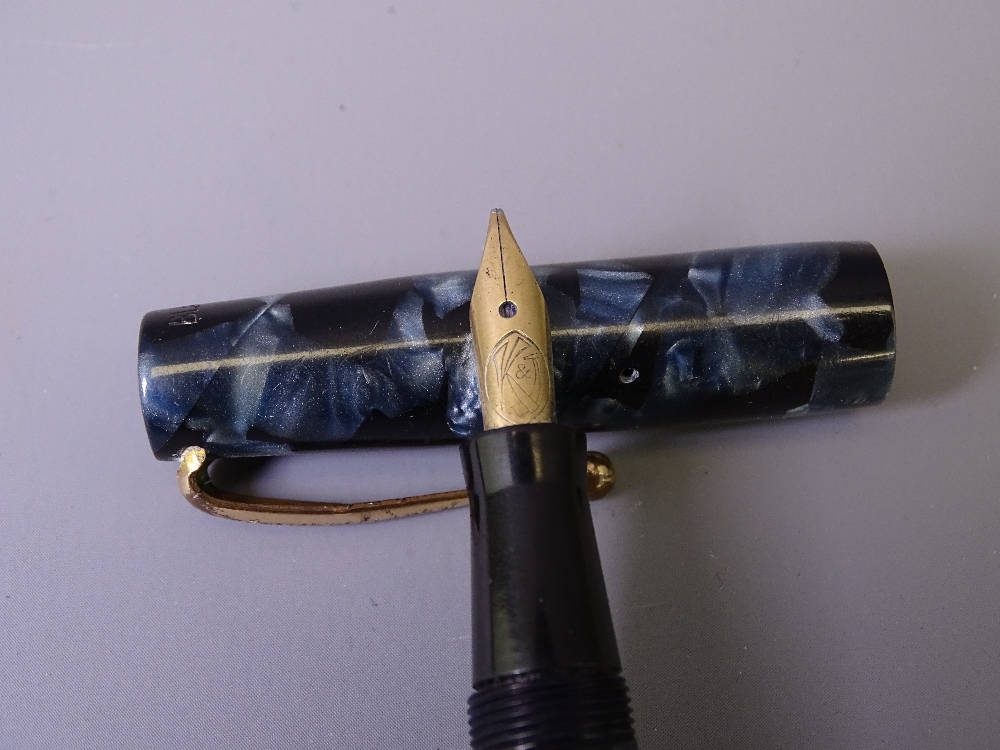 SWAN MABIE TODD - Two vintage (1940s) Blackbird Mabie Todd Self Filler fountain pens: 1.) 1940s Dark - Image 3 of 4