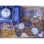 COMMEMORATIVE CROWNS & VINTAGE COINS, a small collection of British and overseas along with a chunky