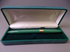 SHEAFFER - Vintage (1952-55) Green White Dot Sheaffer Snorkel Signature fountain pen with gold