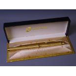 SHEAFFER - Vintage (late 1970s-90s) Gold Filled Diamond Square patterned Sheaffer Targa 1011 White