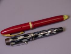 MENTMORE - Vintage (1940s) Red Mentmore Celeste fountain pen with gold plated trim and original