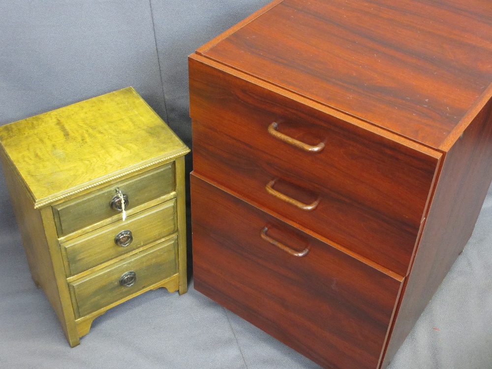 MIXED FURNITURE PARCEL comprising teak nest of five tables, modern nest of three, small foldover - Image 5 of 6