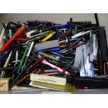 VINTAGE & LATER FOUNTAIN & BALLPOINT PENS ETC, a large mainly loose quantity for spares and