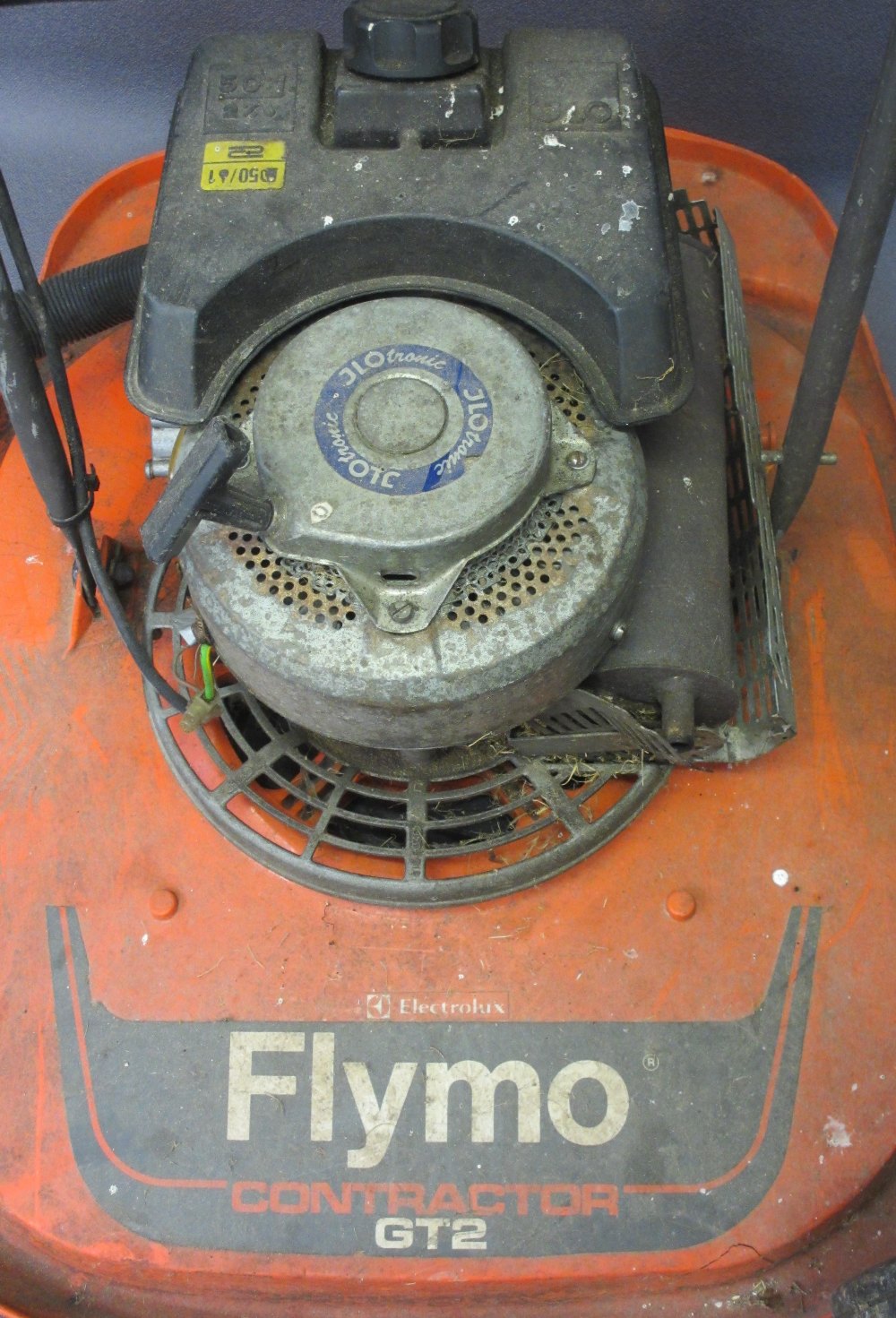 A 'MTD' 5hp SHIP CHIPPER/SHREDDER and a Flymo Contractor GTZ petrol hover mower - Image 5 of 5