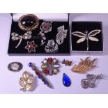 MIRACLE, TRIFARI, HOLYWOOD & OTHER VINTAGE & LATER BROOCHES including a white metal Amber set Scotty