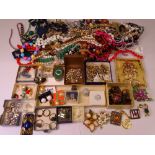 DRESS JEWELLERY, NECKLACES & EARRINGS ETC, a large parcel of good dress necklaces, brooches,