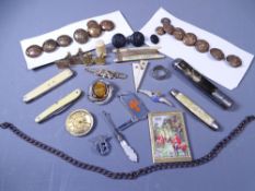 MIXED COLLECTABLES GROUP to include military buttons, vintage pocket penknives, RAF Sweetheart