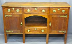 STAINED OAK SIDEBOARD with three drawers over central dog kennel, twin cupboards and lower