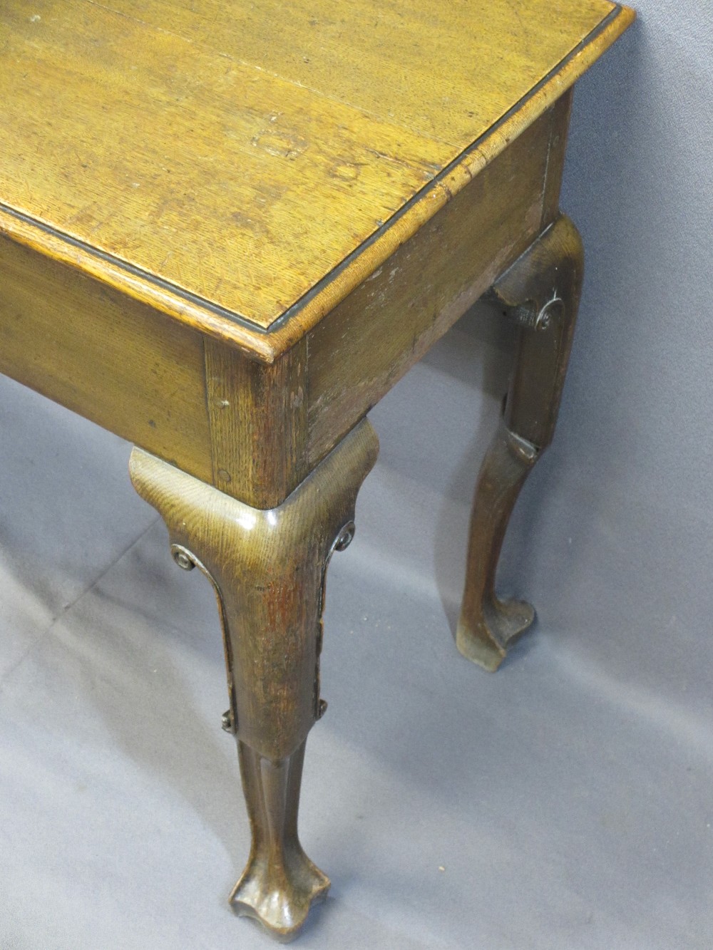 VINTAGE OAK LOWBOY with moulded edge rectangular top, single frieze drawer on carved knee and shaped - Image 4 of 4