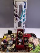 VINTAGE & MODERN COSTUME JEWELLERY & COLLECTABLES a good mixed quantity