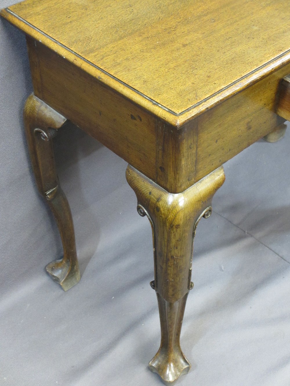 VINTAGE OAK LOWBOY with moulded edge rectangular top, single frieze drawer on carved knee and shaped - Image 3 of 4