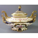 FINE WEDGWOOD OVAL BOAT SHAPED TWIN-HANDLED ROSE PATTERNED POT POURRI VASE with gilt and Crimson