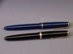 PARKER DUOFOLD PEN, No 6 in black, 130mm and a Parker Junior pen in blue, 135mm, 14ct gold nibs