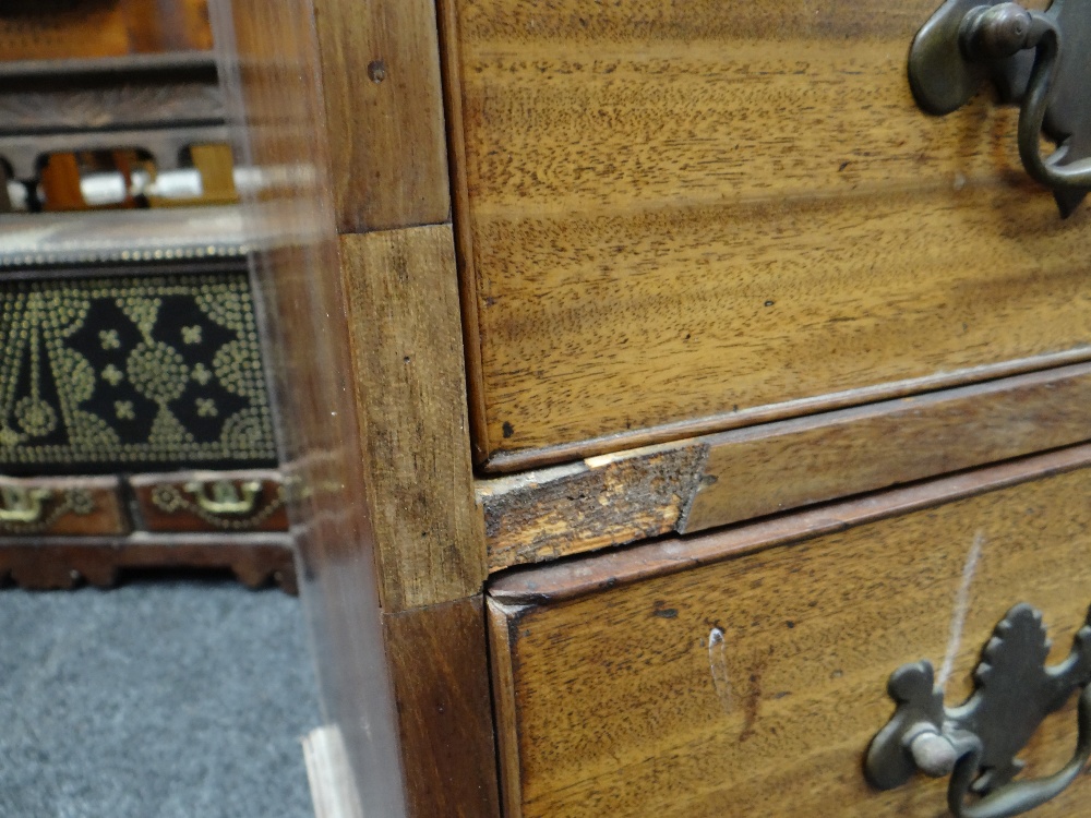 18TH CENTURY MAHOGANY BACHELORS CHEST, fitted four graduated long drawers and brushing slide, - Image 6 of 23