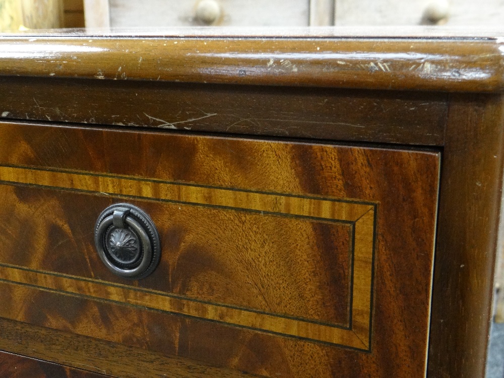 PAIR OF REPRODUCTION MAHOGANY MARQUETRY BEDSIDE TABLES, with satinwood crossbanded drawers and - Image 4 of 16