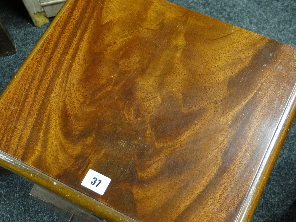 PAIR OF REPRODUCTION MAHOGANY MARQUETRY BEDSIDE TABLES, with satinwood crossbanded drawers and - Image 13 of 16