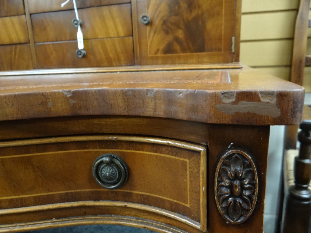 REPRODUCTION GEORGIAN-STYLE MAHOGANY BONHEUR DU JOUR, with superstructure of drawers and - Image 10 of 17