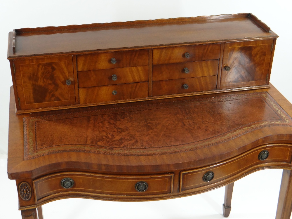 REPRODUCTION GEORGIAN-STYLE MAHOGANY BONHEUR DU JOUR, with superstructure of drawers and - Image 2 of 17