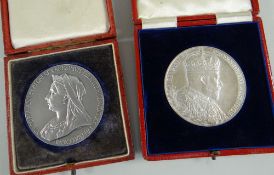 TWO SILVER COMMEMORATIVE MEDALS comprising Edward VII Coronation medal and Victoria Diamond