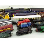 COLLECTION OF HORNBY & LIMA 'OO' GAUGE ELECTRIC LOCOMOTIVES AND ROLLING STOCK, including GW Lord
