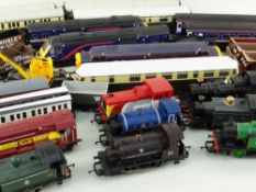 COLLECTION OF HORNBY & LIMA 'OO' GAUGE ELECTRIC LOCOMOTIVES AND ROLLING STOCK, including GW Lord