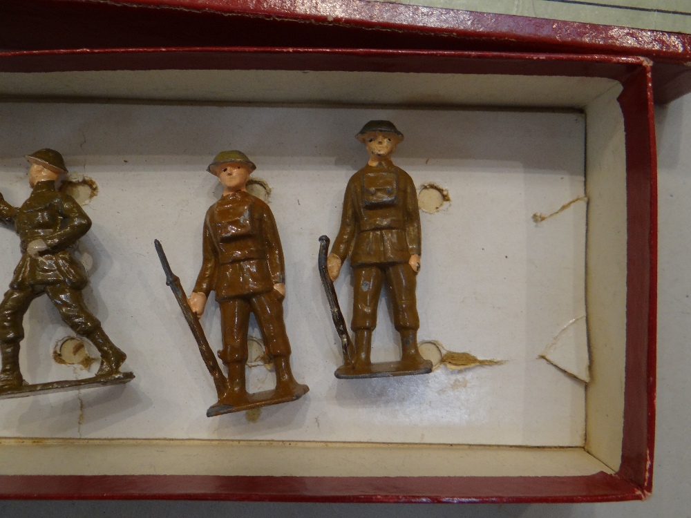 COLLECTION OF TOY METAL SOLDIERS & FIGURES including Britain's 'The Gordon Highlanders with Pipers', - Image 44 of 48