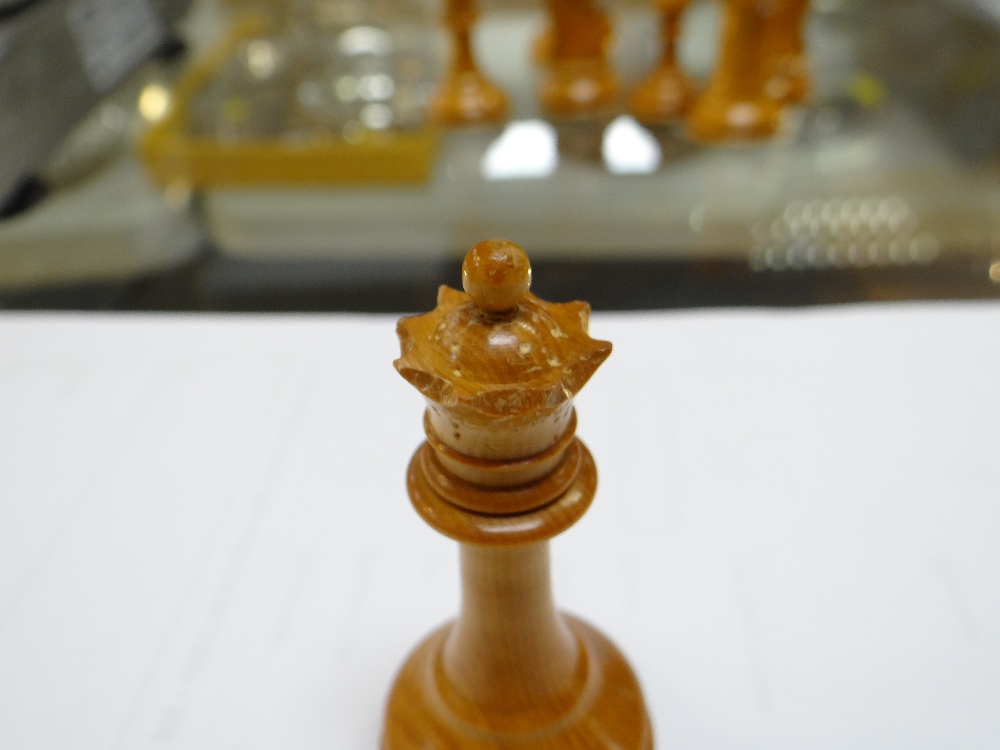 STAUNTON PATTERN CHESS SET, boxwood and ebony, rooks and knights with red stamped crowns - Image 8 of 19