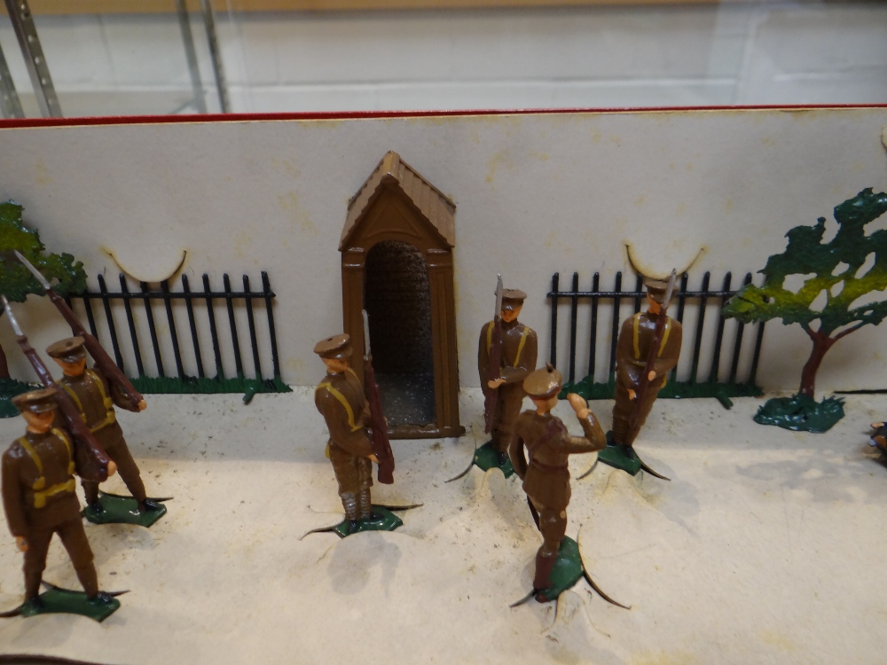 COLLECTION OF TOY METAL SOLDIERS & FIGURES including Britain's 'The Gordon Highlanders with Pipers', - Image 24 of 48