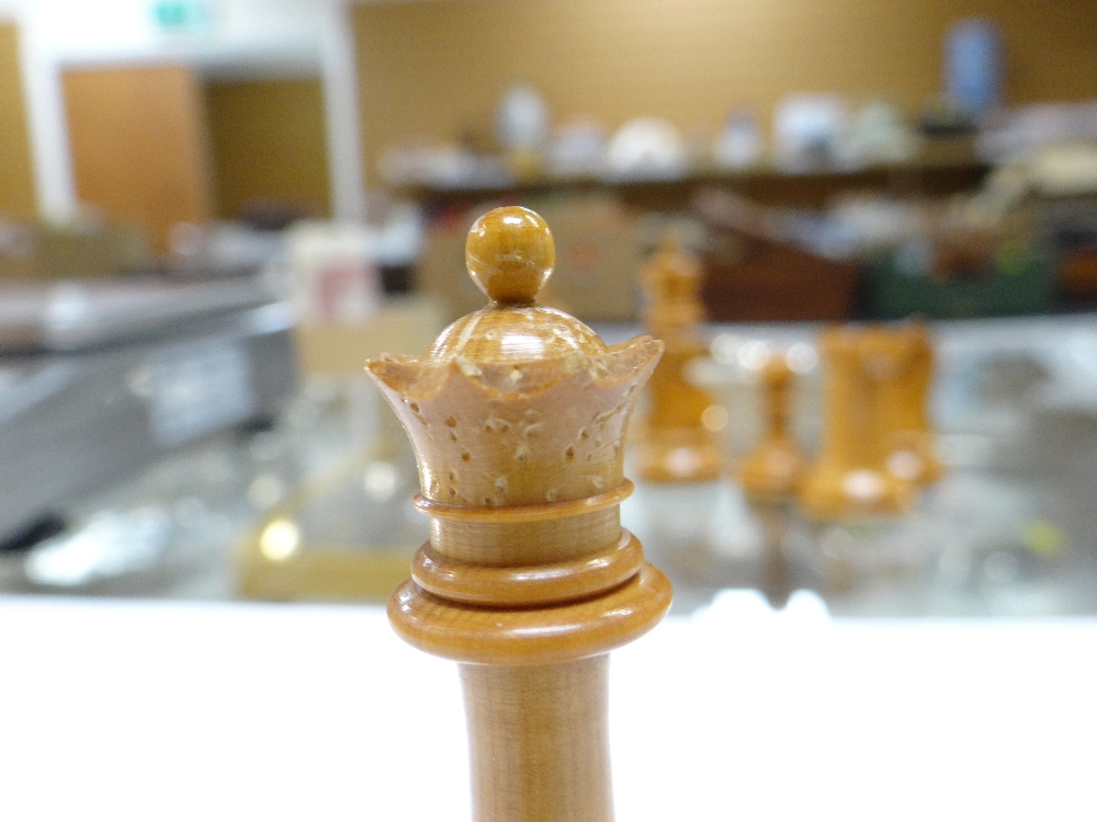 STAUNTON PATTERN CHESS SET, boxwood and ebony, rooks and knights with red stamped crowns - Image 5 of 19