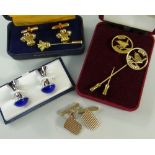 ASSORTED JEWELLERY & WATCHES comprising pair of 9ct gold gent's cufflinks in box, gent's chrome