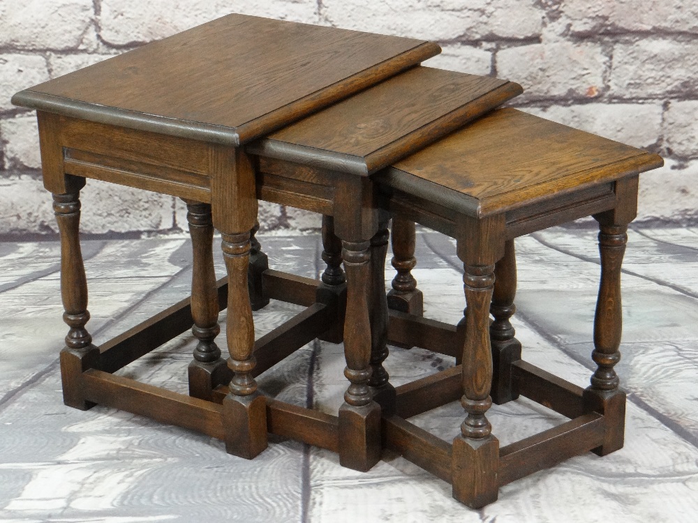 18TH CENTURY-STYLE NEST OF JOINED OAK OCCASIONAL TABLES, largest 54 x 41cms (3)