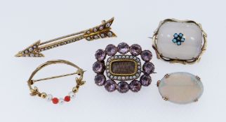 ASSORTED BAR BROOCHES comprising 9ct gold oval opal pendant / bar brooch, yellow metal pearl set