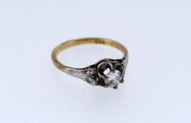 18CT GOLD SINGLE STONE DIAMOND RING, 0.25cts approximately, set with diamond chip shoulders, ring