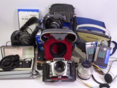 PHOTOGRAPHY ASSORTMENT including cased Exakta camera, lenses and associated and similar items