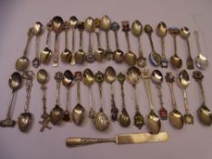 COLLECTORS SPOONS a mixed quantity, some stamped 800, 835