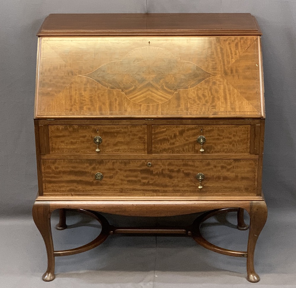 QUALITY WARINGS STAMPED STRING INLAID MAHOGANY FALL-FRONT BUREAU, the fall with boxwood inlaid - Image 4 of 8