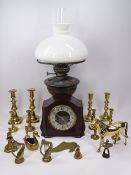 SMITHS VINTAGE BAKELITE CASED MANTEL CLOCK, oil lamp and a quantity of ornamental brassware and